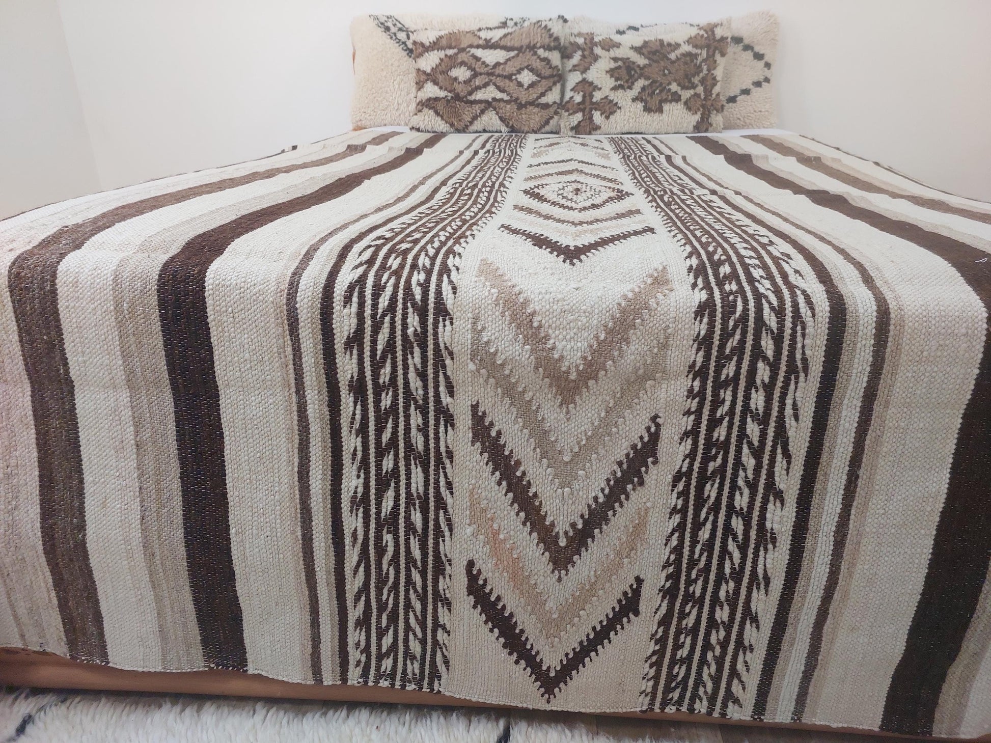 Luxurious Handloomed Beni Ourain Wool Blanket | Natural Undyed Wool | Moroccan Pom Pom Blanket on Edges