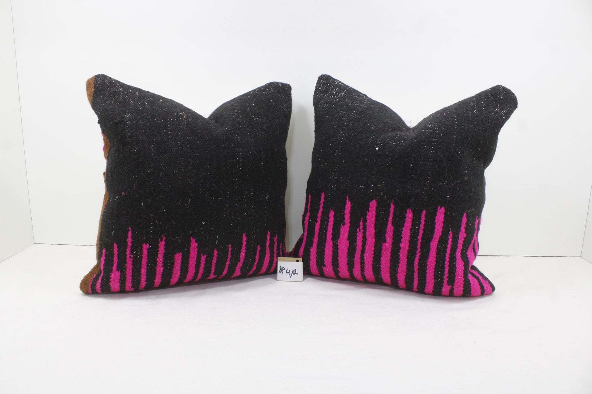 Set of 2 Vintage Moroccan Pillows 100% Wool , Absolutely Gorgeous Pillow Floor Pillow Moroccan Berber Home Design Handmade Kilim Berber