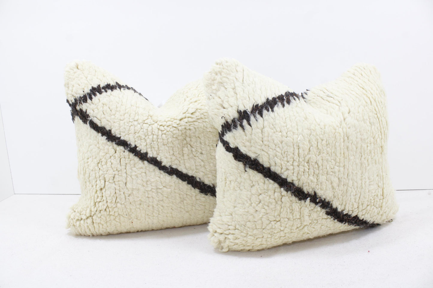 Set of 2 Vintage Moroccan Pillows 100% Wool , Absolutely Gorgeous Pillow Floor Pillow Moroccan Berber Home Design Handmade Kilim Berber