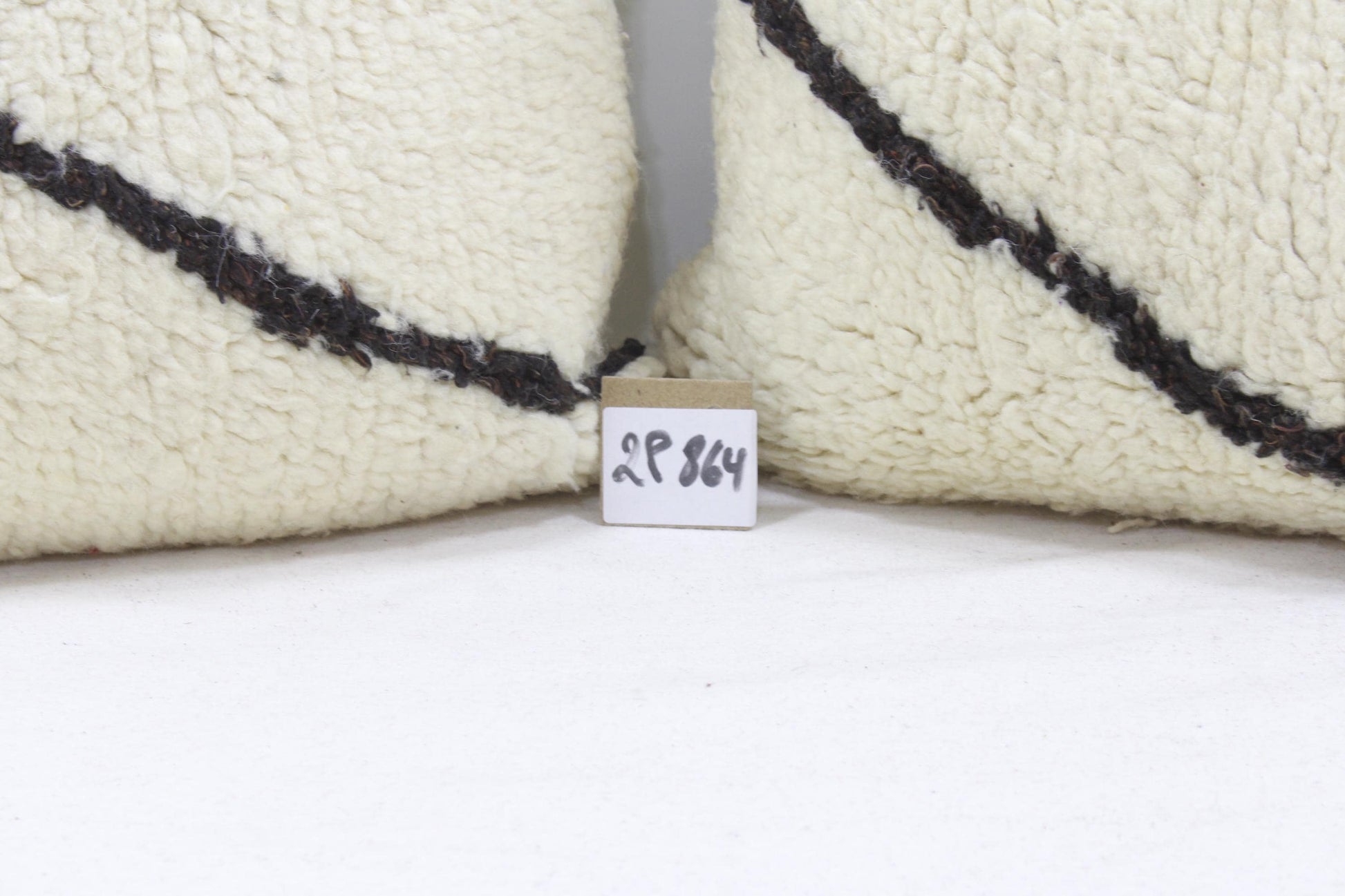 Set of 2 Vintage Moroccan Pillows 100% Wool , Absolutely Gorgeous Pillow Floor Pillow Moroccan Berber Home Design Handmade Kilim Berber