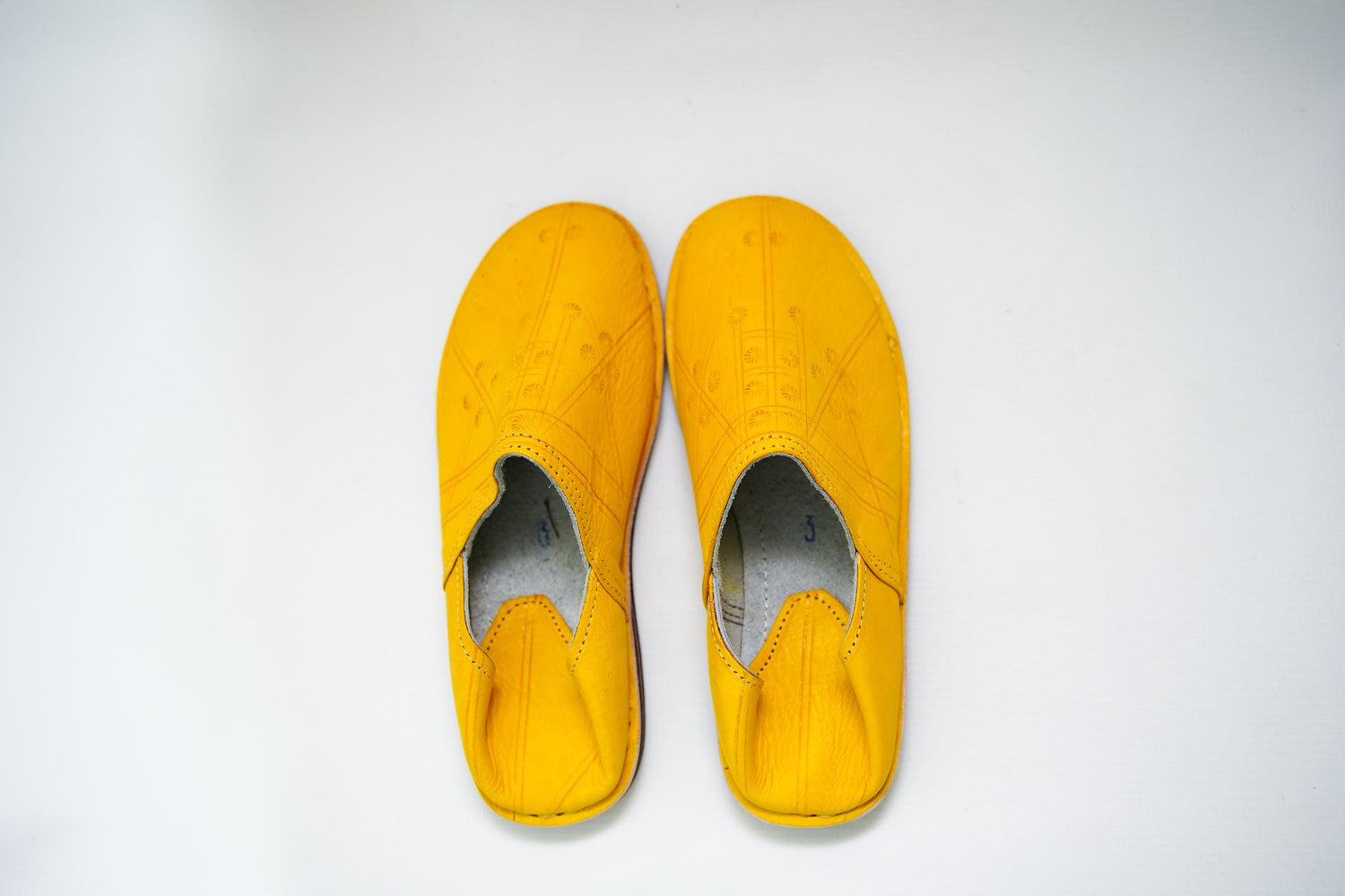 Handmade Moroccan Babouche Leather Slippers for Men, Organic Sheepskin Slip-Ons – Authentic, Stylish, and Comfortable House Shoes.