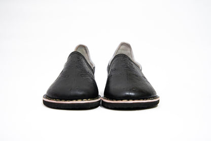 Handmade Moroccan Babouche Leather Slippers for Men, Classic Black Organic Sheepskin Slip-Ons – Elegant and Comfortable.