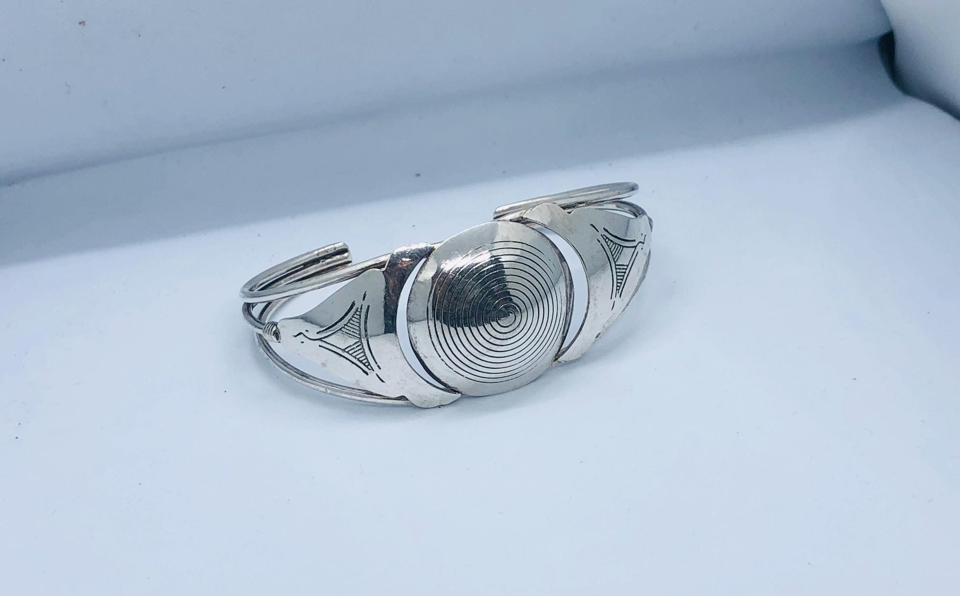 Handcrafted Engraved Silver Bracelet, Traditional Moroccan Design with Circular and Geometric Patterns, Perfect for an Elegant Touch