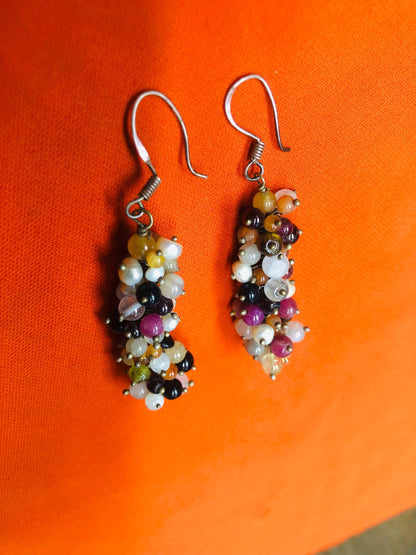 Artisanal Earrings in Multicolored Semi-Precious Stones