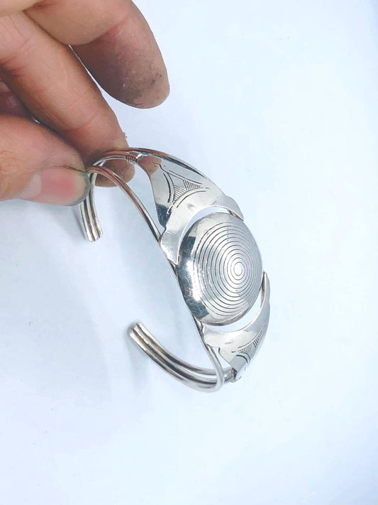 Handcrafted Engraved Silver Bracelet, Traditional Moroccan Design with Circular and Geometric Patterns, Perfect for an Elegant Touch