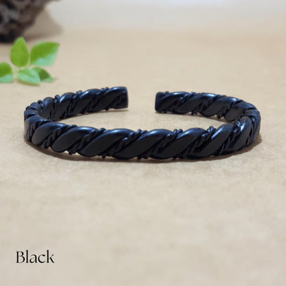 Handforged Raw Copper Charm Bracelet for Men – Untreated Bangle Promoting Health and Arthritis Relief, Perfect Gift