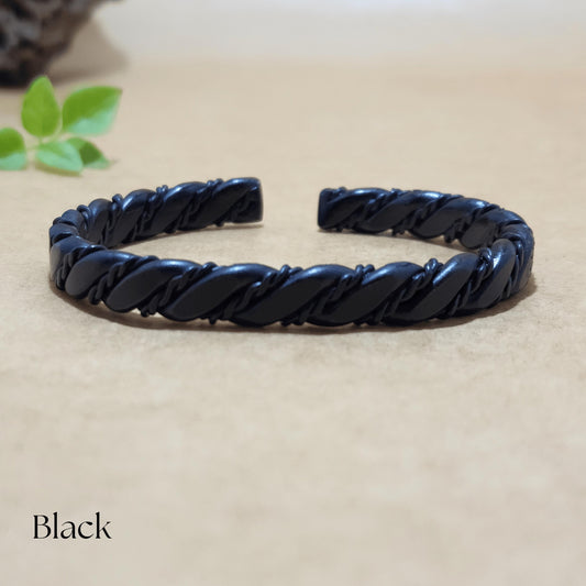 Handforged Raw Copper Charm Bracelet for Men – Untreated Bangle Promoting Health and Arthritis Relief, Perfect Gift