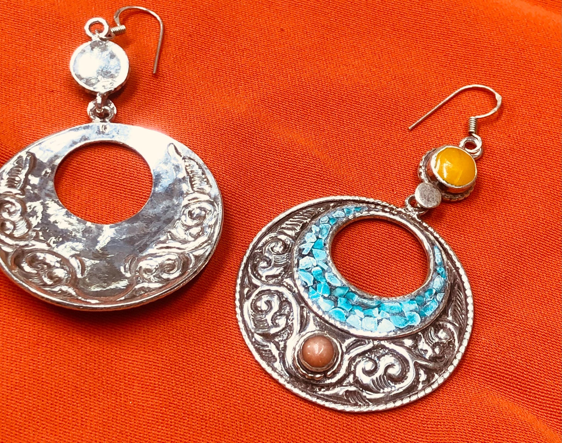 Handmade Berber Silver Earrings with Natural Stones, Featuring a Design Inspired by Authentic Traditional Craftsmanship.