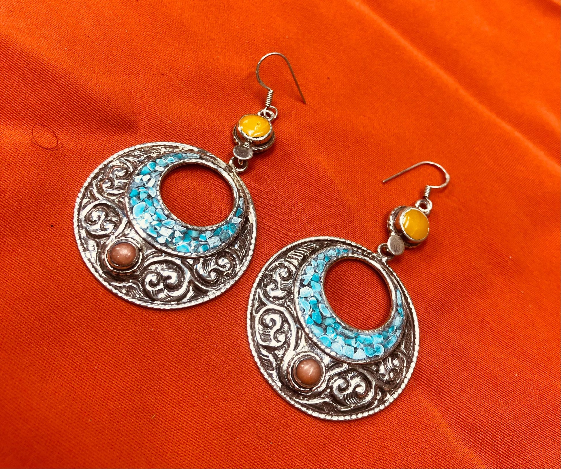Handmade Berber Silver Earrings with Natural Stones, Featuring a Design Inspired by Authentic Traditional Craftsmanship.