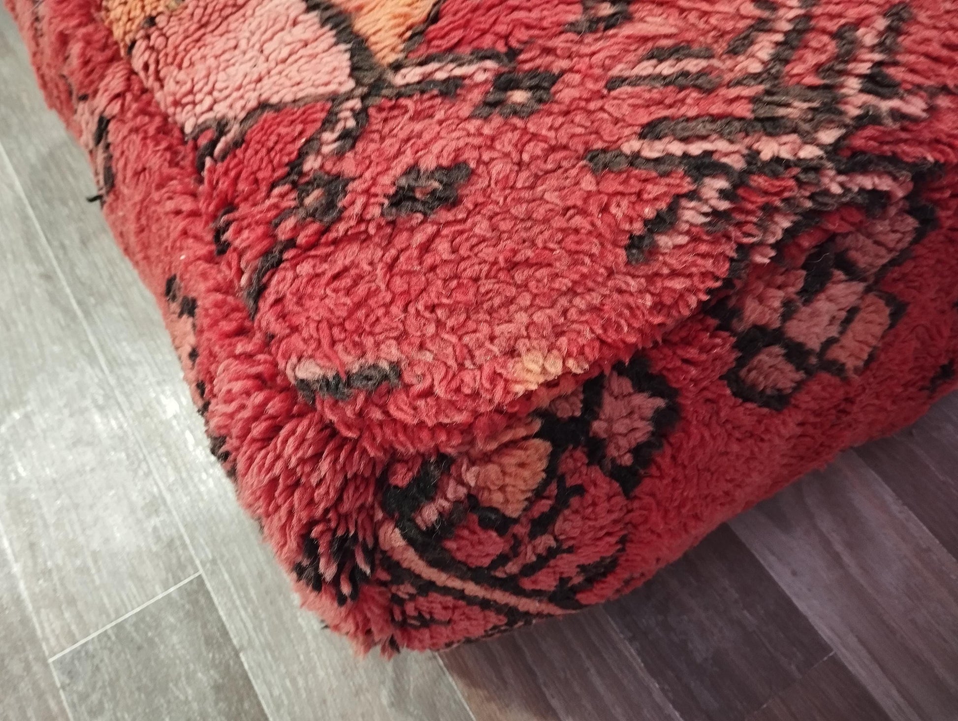 Moroccan Pouf: Handmade Leather Ottoman for Bohemian Home Decor & Seating, Cozy Floor Cushion, Stylish Living Room Accessory