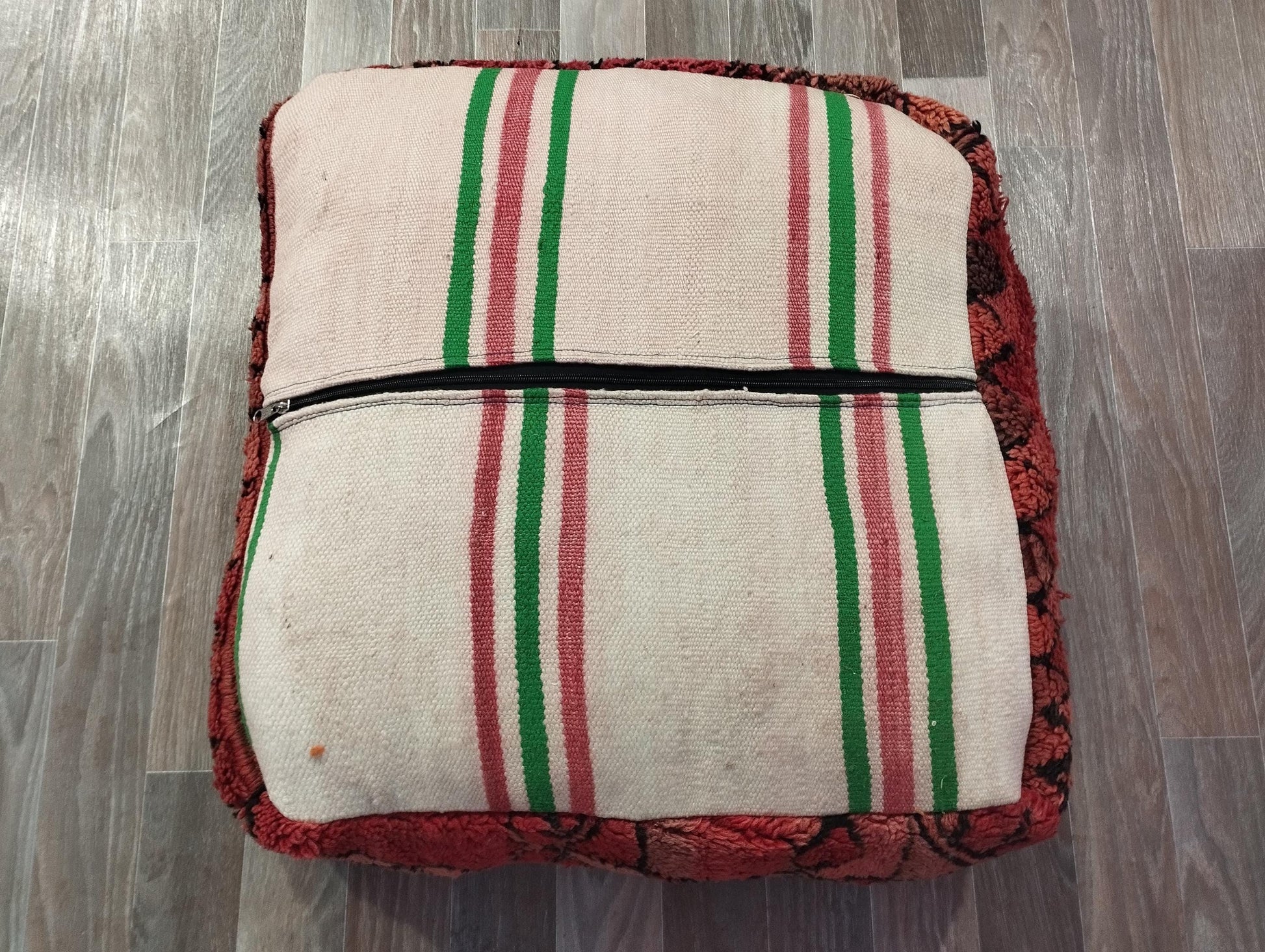 Moroccan Pouf: Handmade Leather Ottoman for Bohemian Home Decor & Seating, Cozy Floor Cushion, Stylish Living Room Accessory