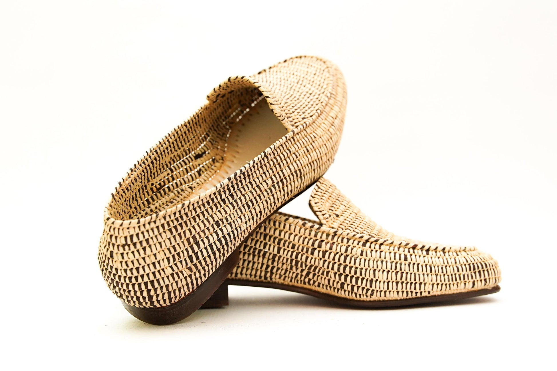Handwoven Raffia Loafers – Moroccan Unisex Shoes – Natural Slip-On Flats – Boho Artisan Footwear