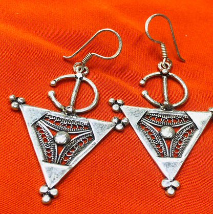 Handmade Berber Silver Earrings – Traditional Amazigh Jewelry – Unique Ethnic Gift for Women